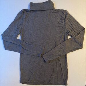 Amazon Women’s Gray Turtleneck Sweater | S